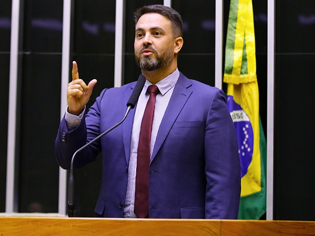 Léo Moraes 